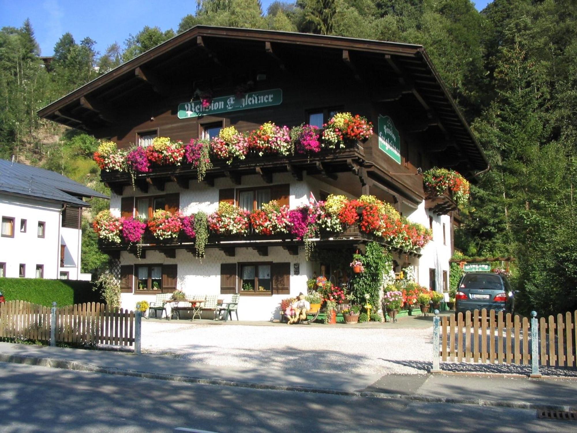 Apartment In Saalbach Hinterglemm Near Ski Area Екстер'єр фото