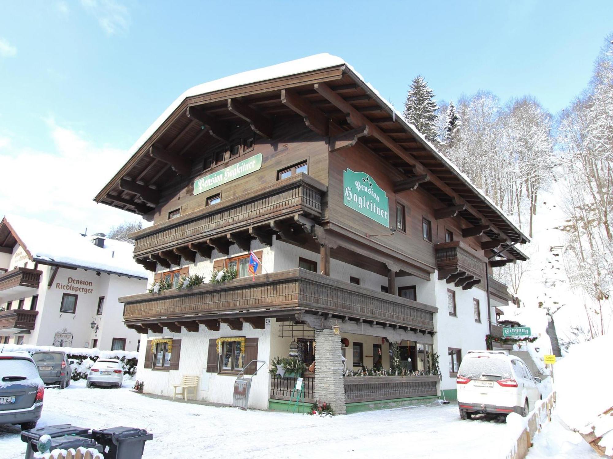 Apartment In Saalbach Hinterglemm Near Ski Area Екстер'єр фото